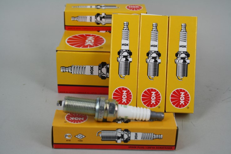 Свеча NGK LFR6B (6677)