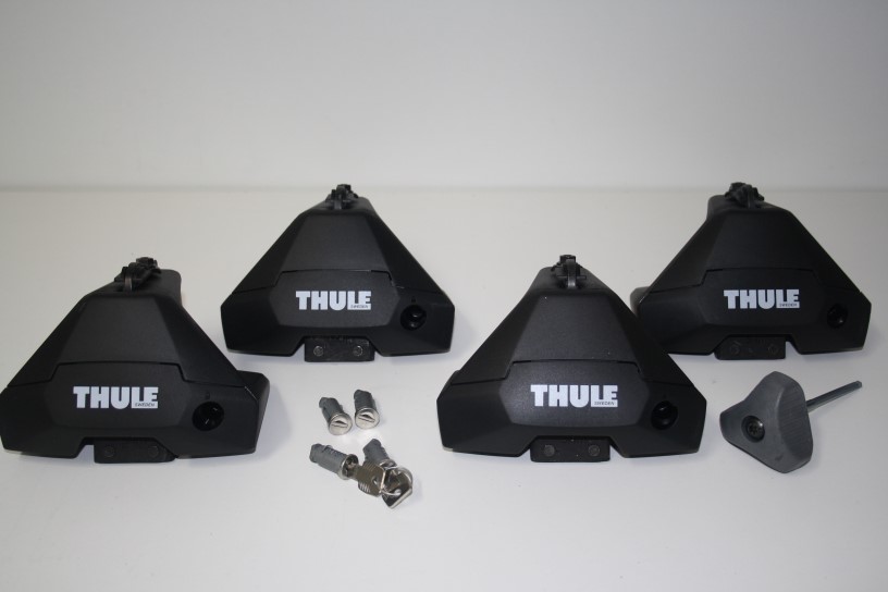 Комплект опор Thule Evo 710500 для автомобилей с гладкой крышей