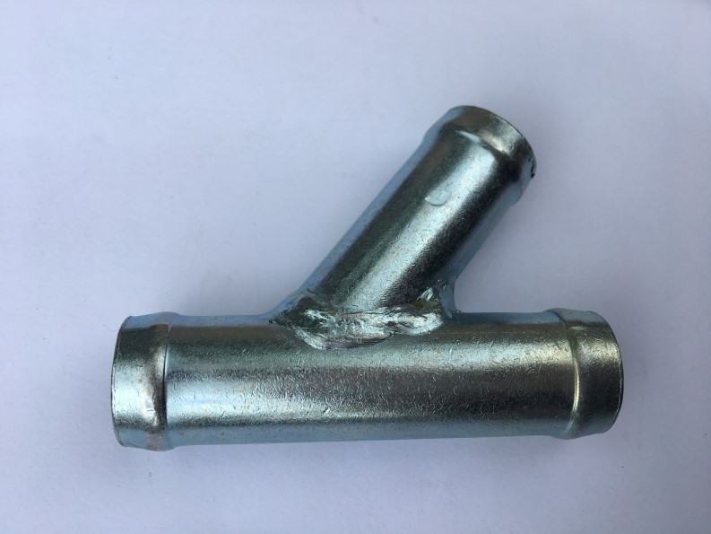 Тройник печки Г-3302 /метал/ d 18мм. угол 45С цинк