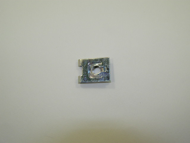 Скоба под саморез (металл большая) на крыло 2108