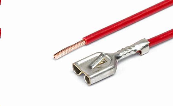 Электроразъем МАМА 6,3мм обжатая с проводом