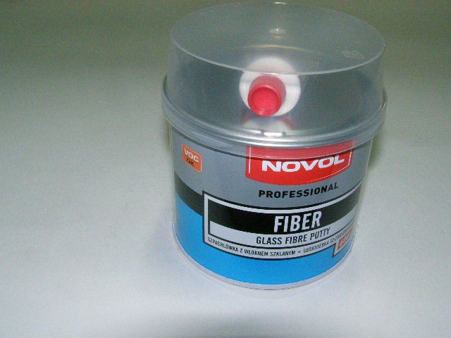 Шпатлевка  Novol Fiber  со стекловолокном 0,6кг.