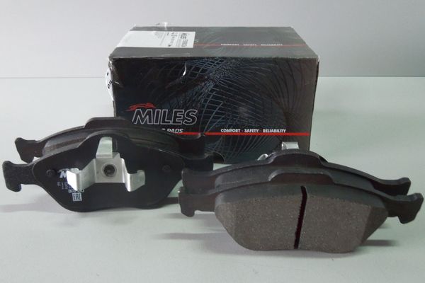 Колодки передние (Ford Fiesta IV-V, FUSION, Mazda 2 (DY)) E100026