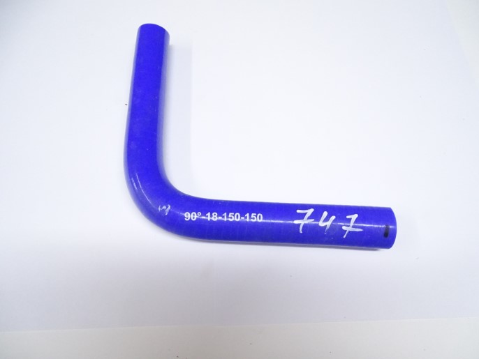 Патрубок угловой силикон 90,d 18,L150x150, 3 нити стенка (4мм)