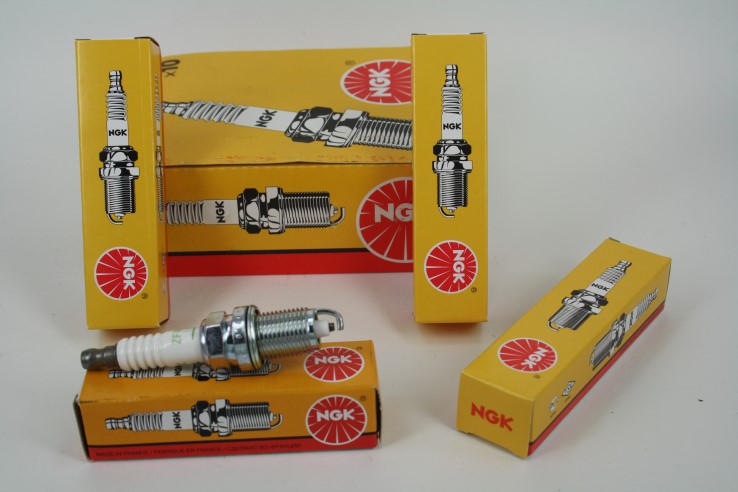 Свеча NGK ZFR5F-11 (2262)