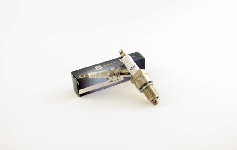 Свечи CARTRONIC W7DC  для ВАЗ-2101 карб. (0.7)