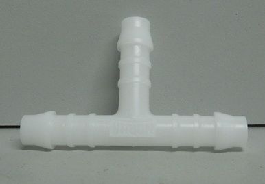 Трубка тройник для шлангов NORMA PLAST TS 8 угол 90 елочка (пластик)
