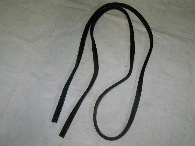 Уплотнитель крышки багажника 21213