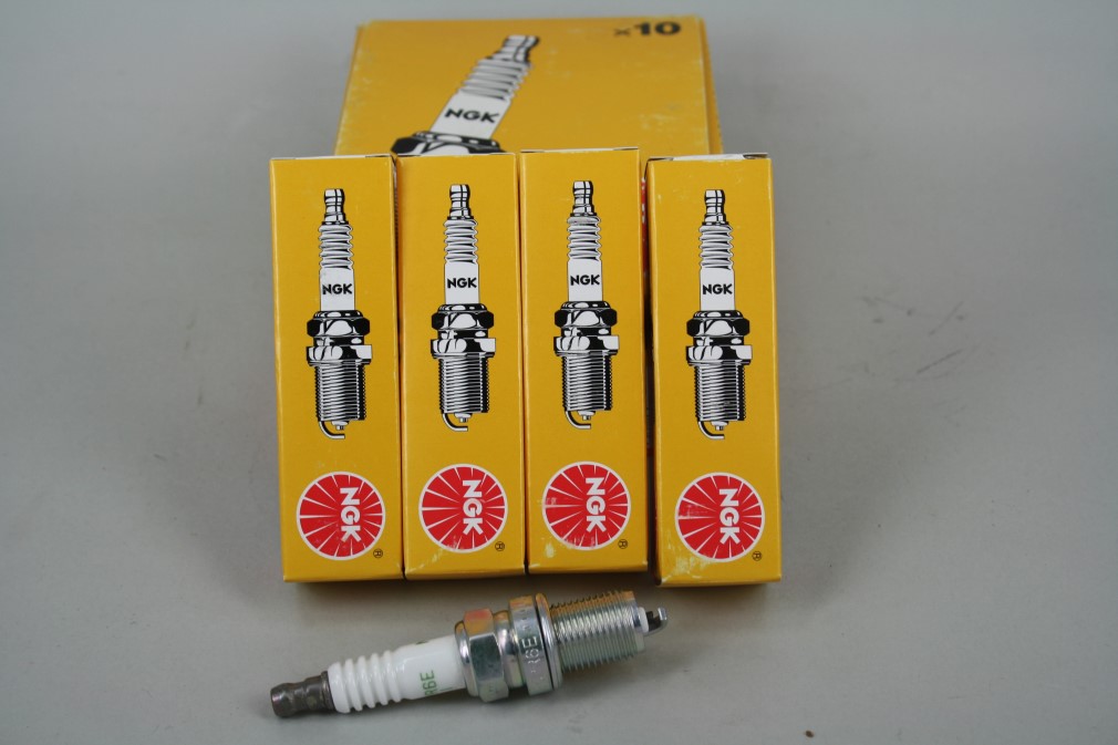 Свеча NGK BCPR6E-11 (3132) для ВАЗ 2110-12 16-ти клапанн.