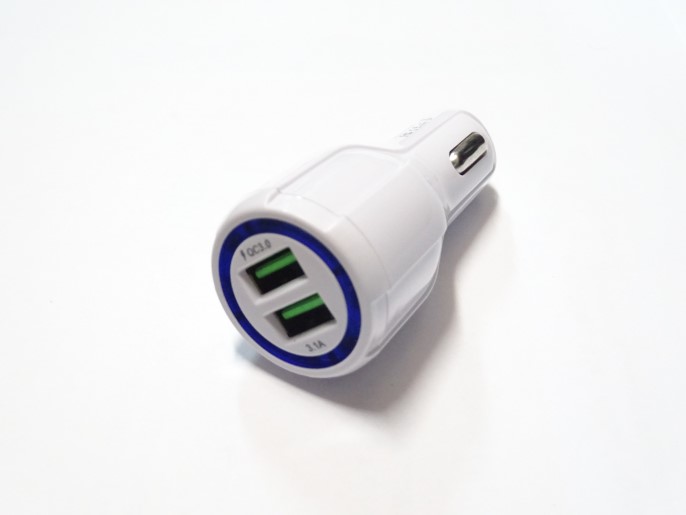 Устройство зарядное - адаптер в прикуриватель 2 USB 3,1A