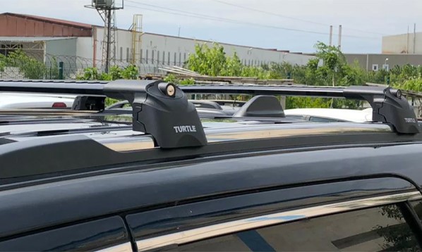 Багажник на интегрированные рейлинги TURTLE AIR-3 Audi Q7 2015+  (черный)