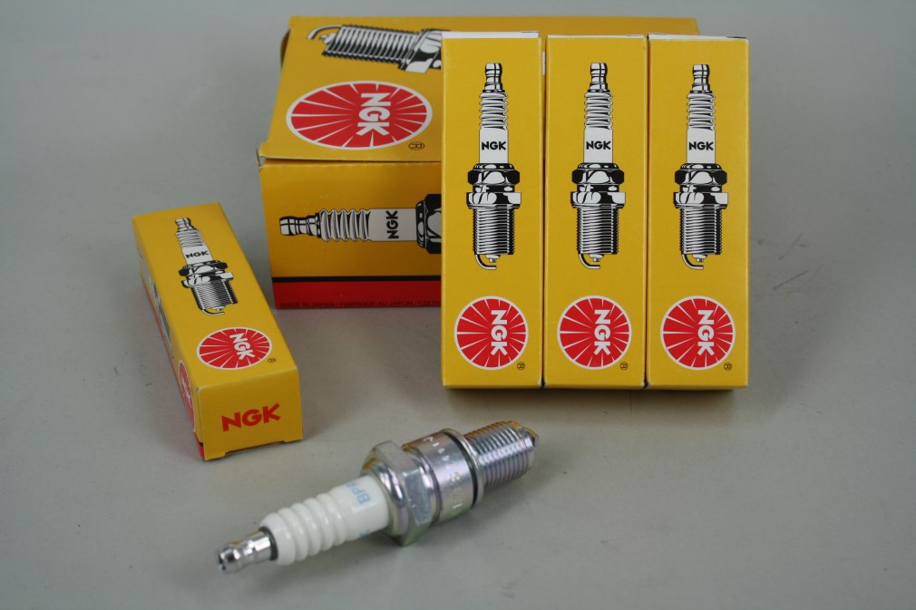 Свеча NGK BPR7ES (2023)