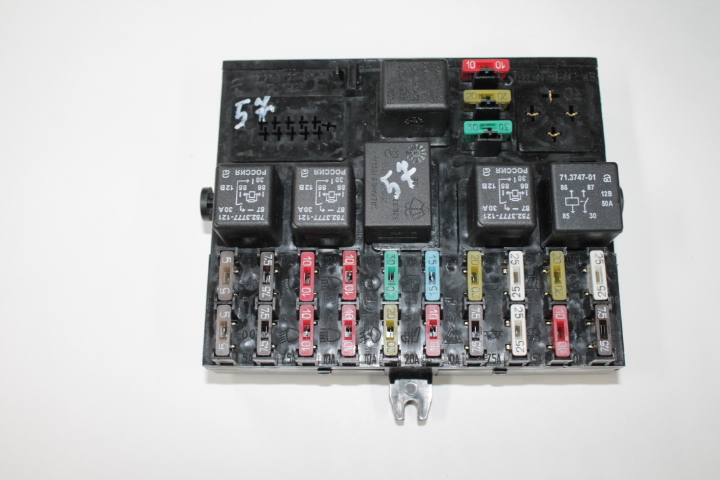 Блок предохранителей 2110, 2123