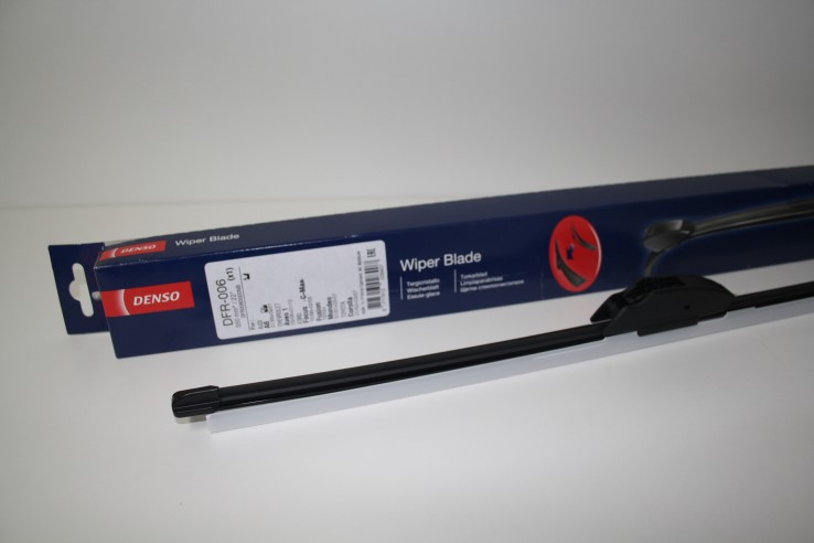 Щетка стеклоочистителя DENSO 550мм бескаркасная DFR006